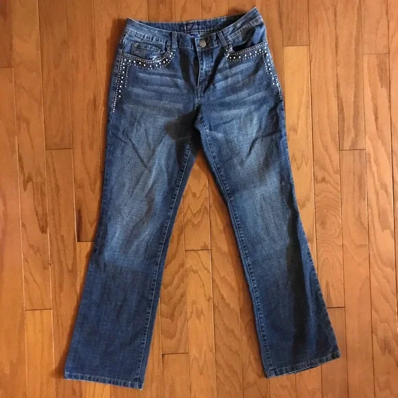 Stylish Silver Flat Stud Accented Jeans! - Picture 10 of 16